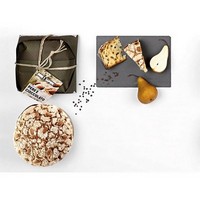 photo Gifts and Flavors - Artisan Pears and Chocolate Panettone - 1000 g 2